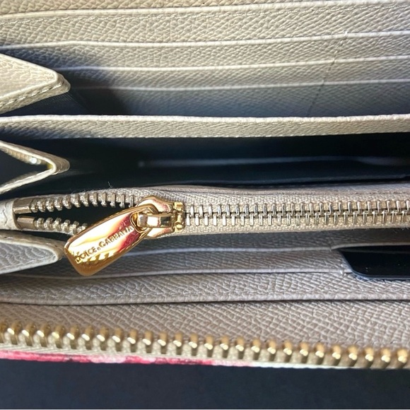 🔥Dolce &Gabbana, Gift done perfect, Authentic, classic style, for loved ones⭐️ - Picture 7 of 13